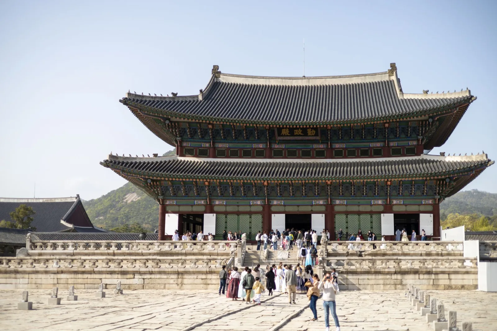 경복궁 관람료 인상 논의 배경: 현재 입장료 3,000원과 국민 적정가 9,203원의 의미